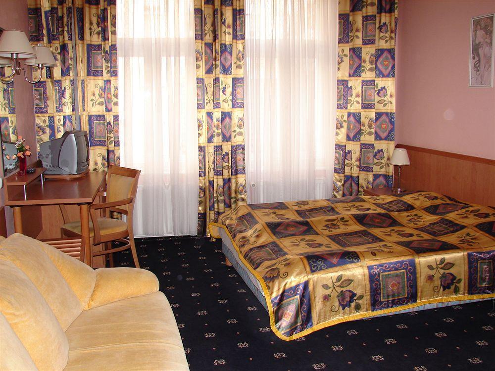 Hotel Aladin Praha Extérieur photo